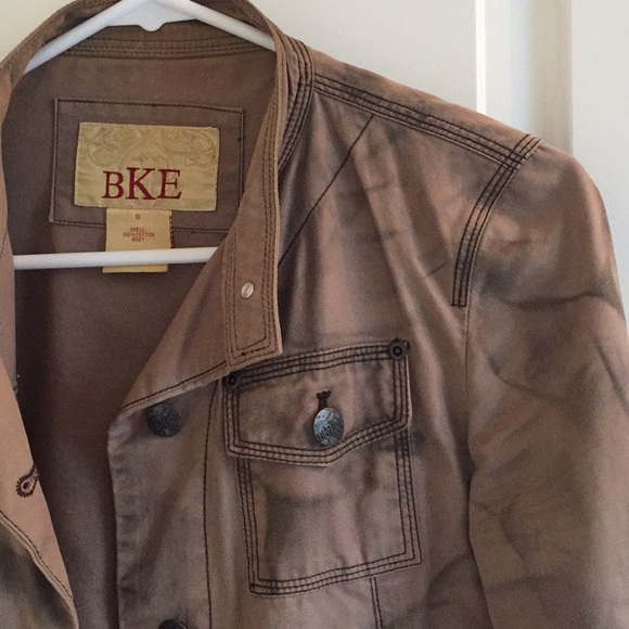 Buckle Jacket - Picture 2 of 3